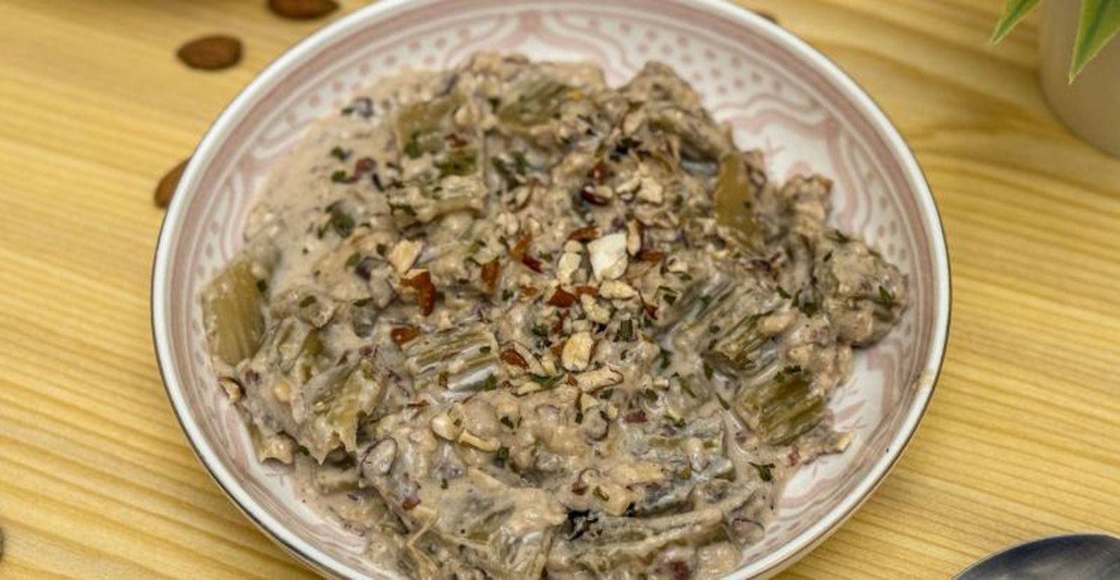 Cardo con almendras
